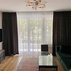 https://green-sofa-apartment.hotelswroclaw.com